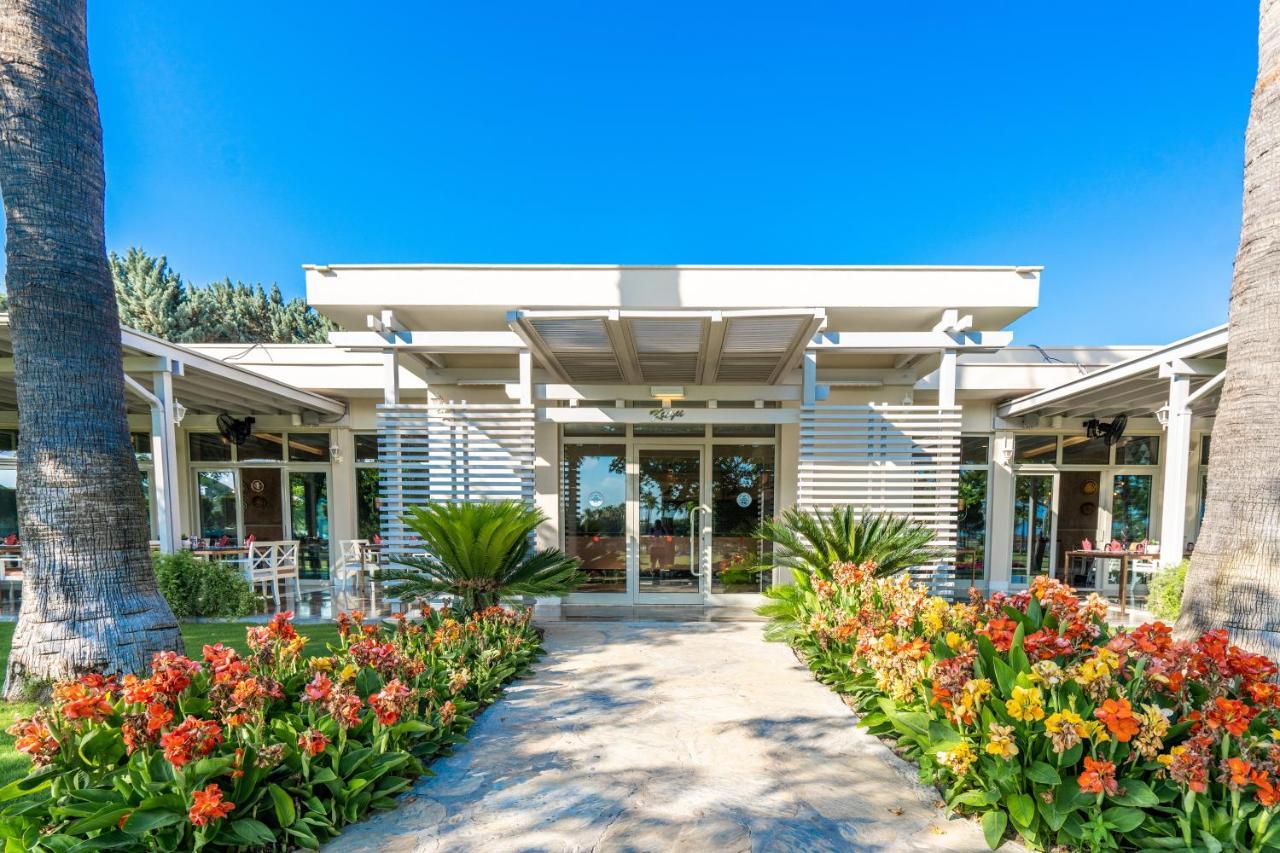 Lara Barut Collection Hotel Antália Exterior foto Clubhouse at the San Diego Golf Club
