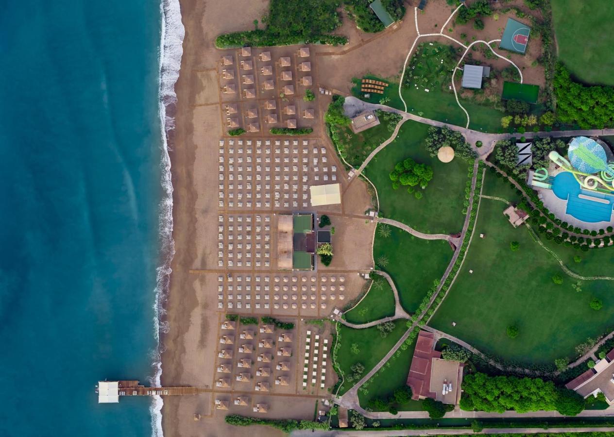 Lara Barut Collection Hotel Antália Exterior foto Aerial view of the beach
