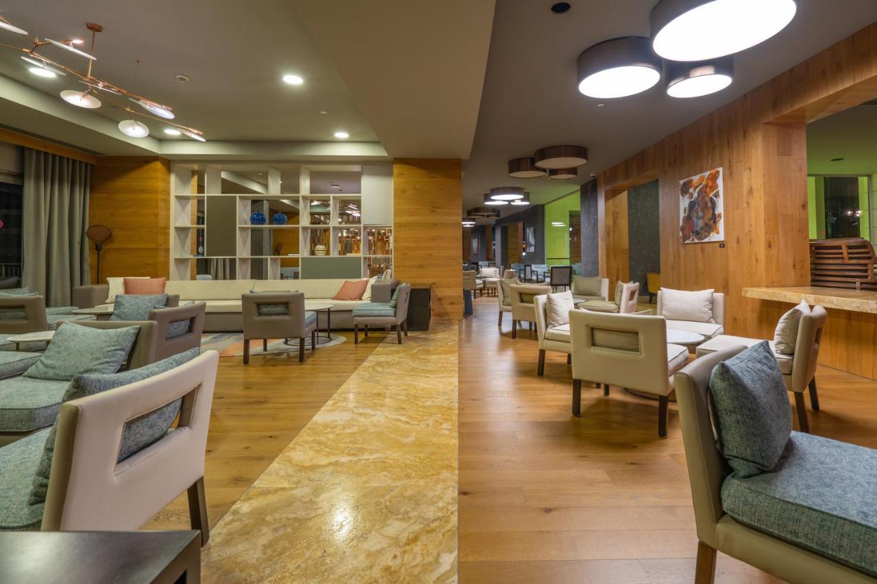 Lara Barut Collection Hotel Antália Exterior foto The lounge at the airport