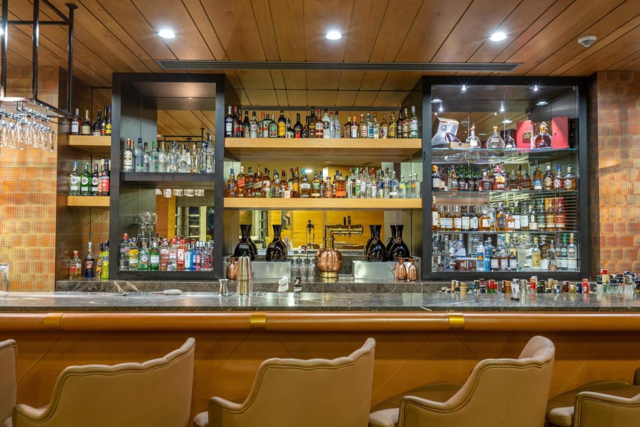 Lara Barut Collection Hotel Antália Exterior foto The bar at the 1905 Restaurant
