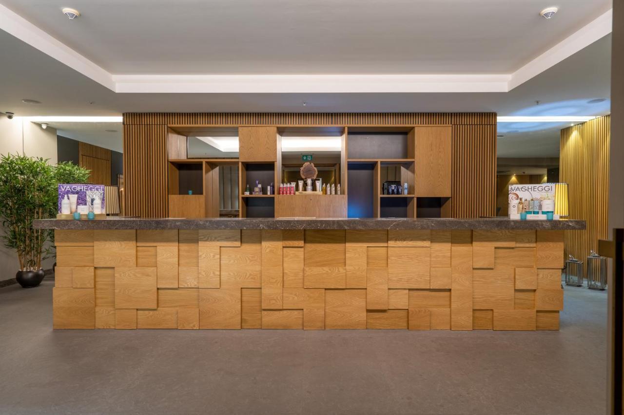 Lara Barut Collection Hotel Antália Exterior foto Reception desk at the hotel
